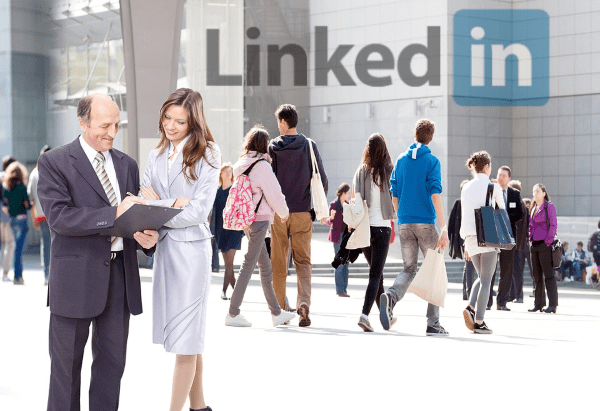 Linkedin es la red social más importante para poner en contacto seleccionadores y candidatos