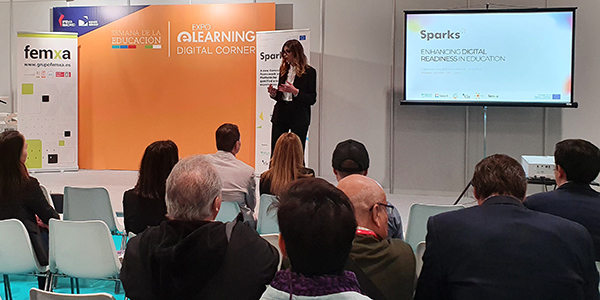 Miriam Lanzetta, expone el proyecto europeo sparks en expoelearning