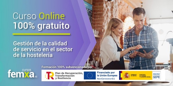 hosteleros realizando un curso online de calidad a través de nuevas tecnologías