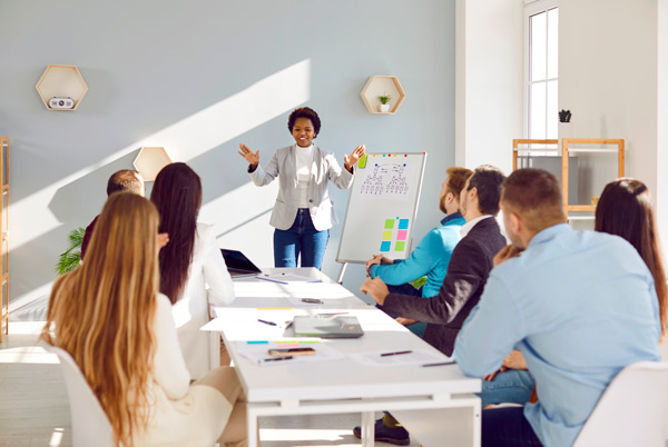 reunión de formación en soft skills en una empresa