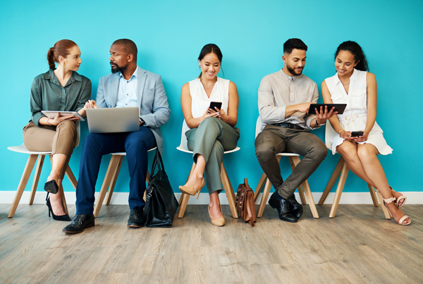 Consejos para buscar empleo Grupo de personas desempleadas