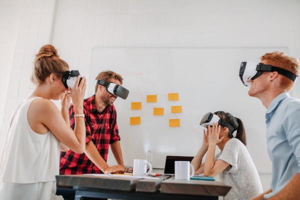 Tendencias en marketing digital para 2023, uso de gafas de realidad virtual