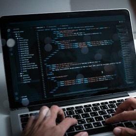 Cursos gratuitos de informática y programación para trabajadores, autónomos y desempleados
