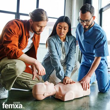 Habilidades clave en emergencias sanitarias y cómo desarrollarlas con formación