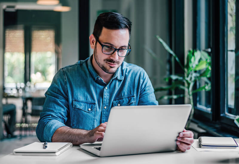 ¿Quién puede participar en el proceso de acreditación de competencias profesionales?